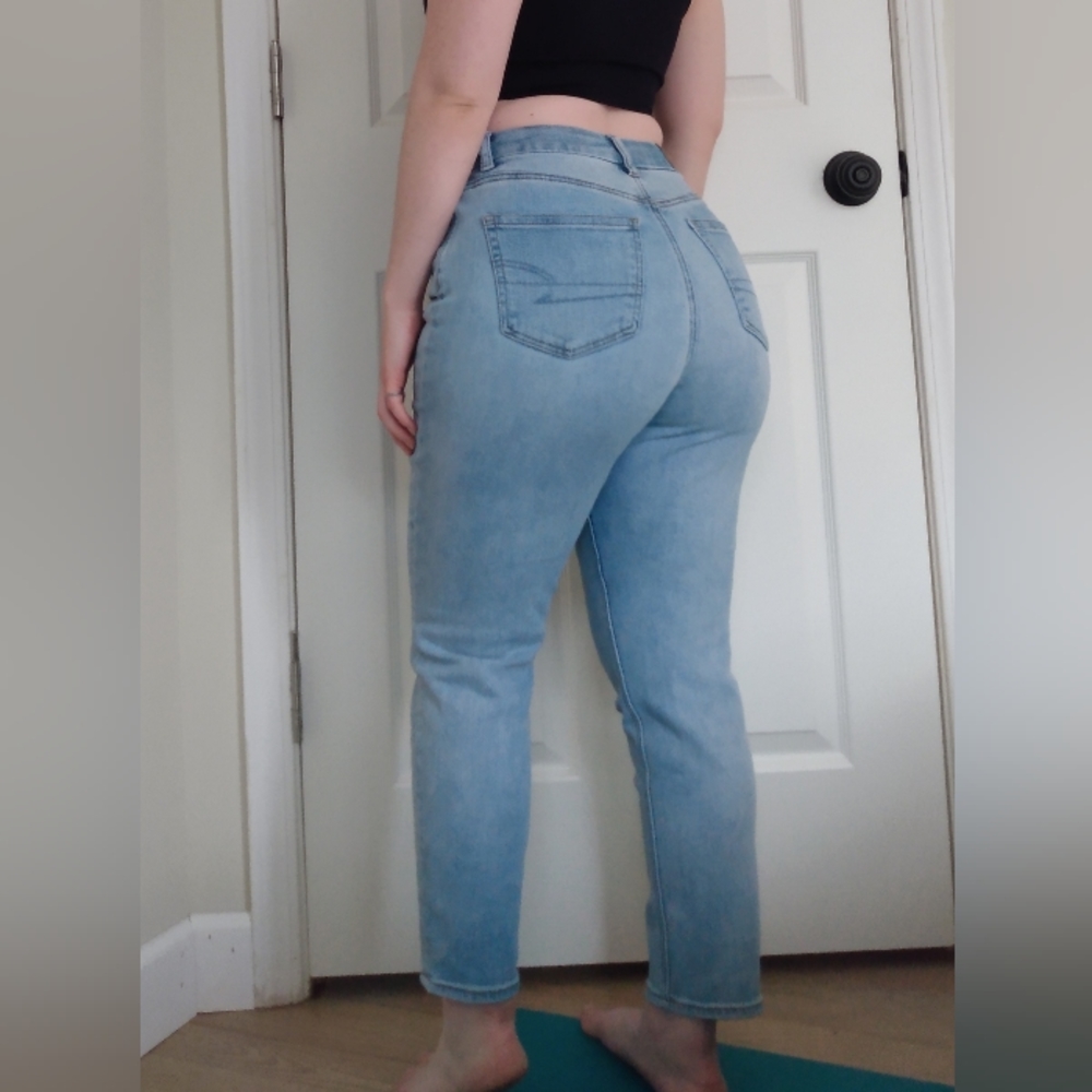 American Eagle Stretch Curvy Mom Jeans